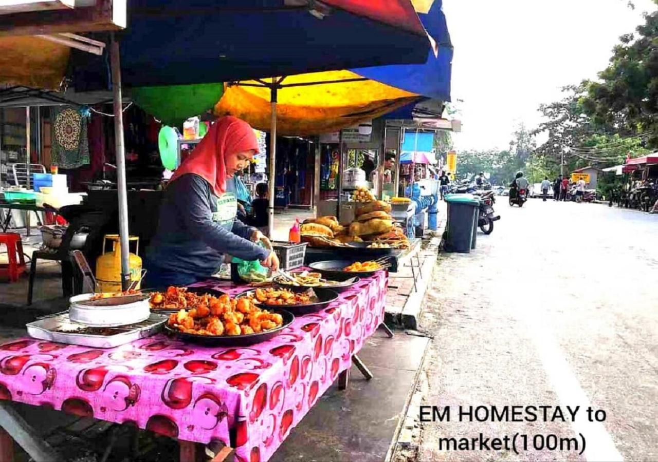 Em Homestay Pekan Pangkor Exterior photo